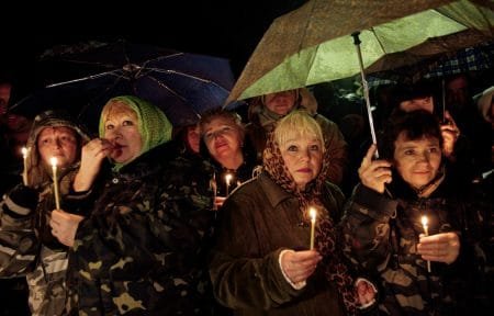 ¿Qué efectos produce la radiación nuclear en el cuerpo? 12 ¿Qué efectos produce la radiación nuclear en el cuerpo?